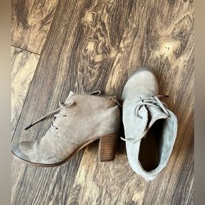 Tom’s 6.5 women’s bootie, tan